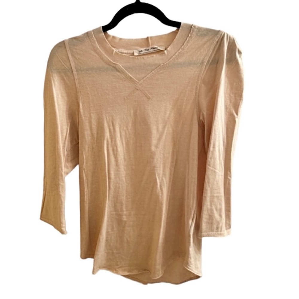 Free People ๐ Quarter Sleeve Crew Neck Tee ๐MUST BUNDLE๐ - Picture 1 of 3